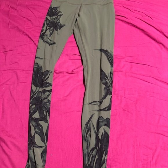 Lululemon Size 6 Align Leggings - Picture 3 of 3